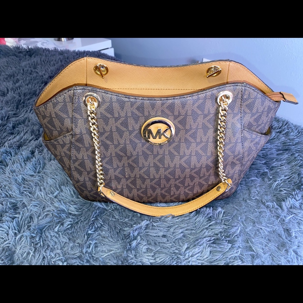 Michale Kors Large Chain Should Tote